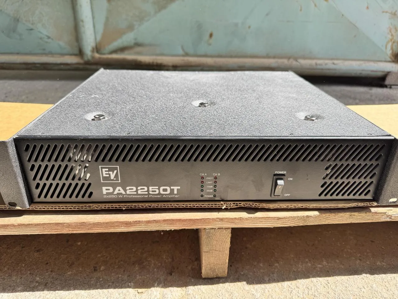 Electro-Voice PA2250T