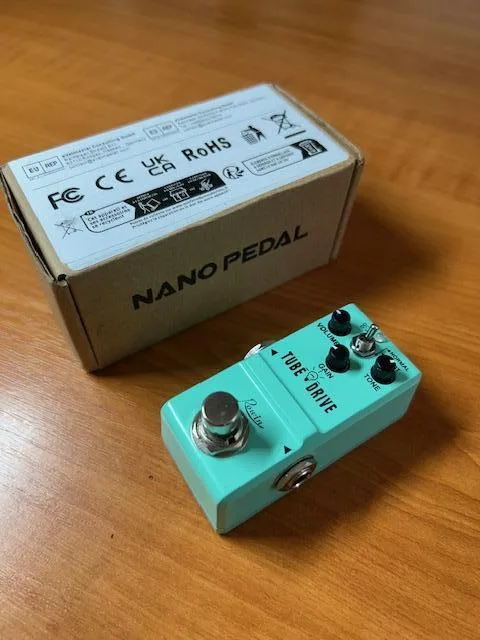 Rowin Tube Drive – malý overdrive/boost, hraje skvěle, levně
