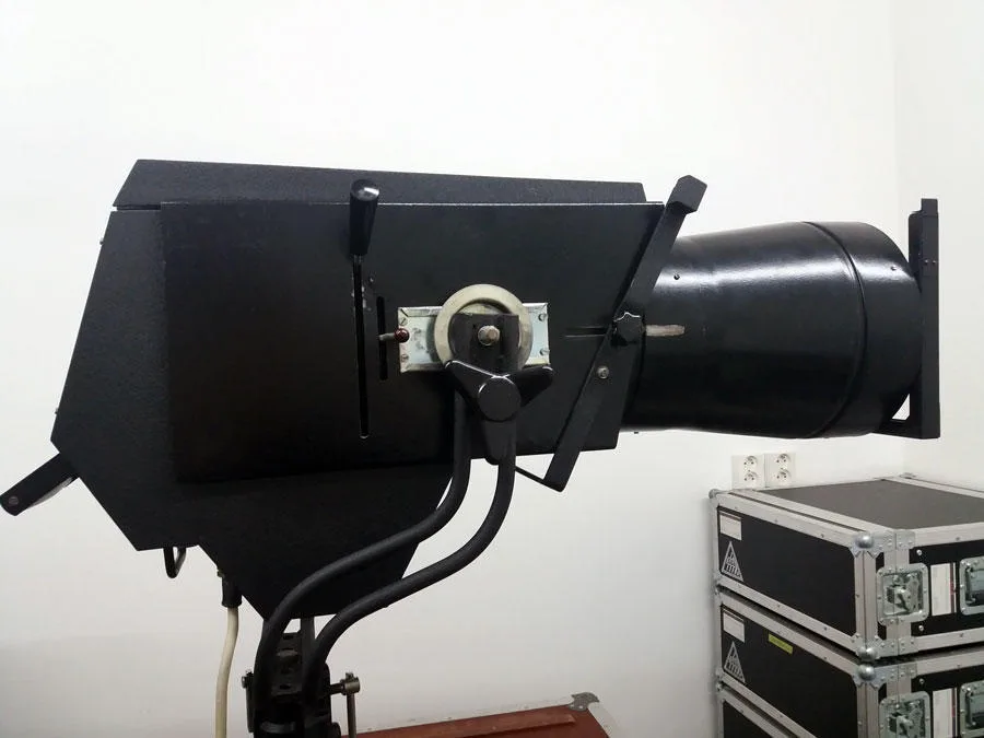 Divadelní sledovák, štych, světelné dělo 2000W, Follow spot