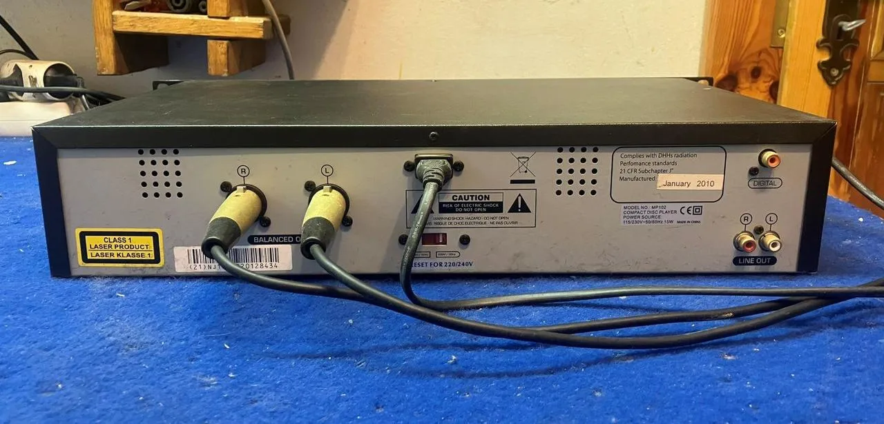 MP3 CD přehrávač Numark MP 102