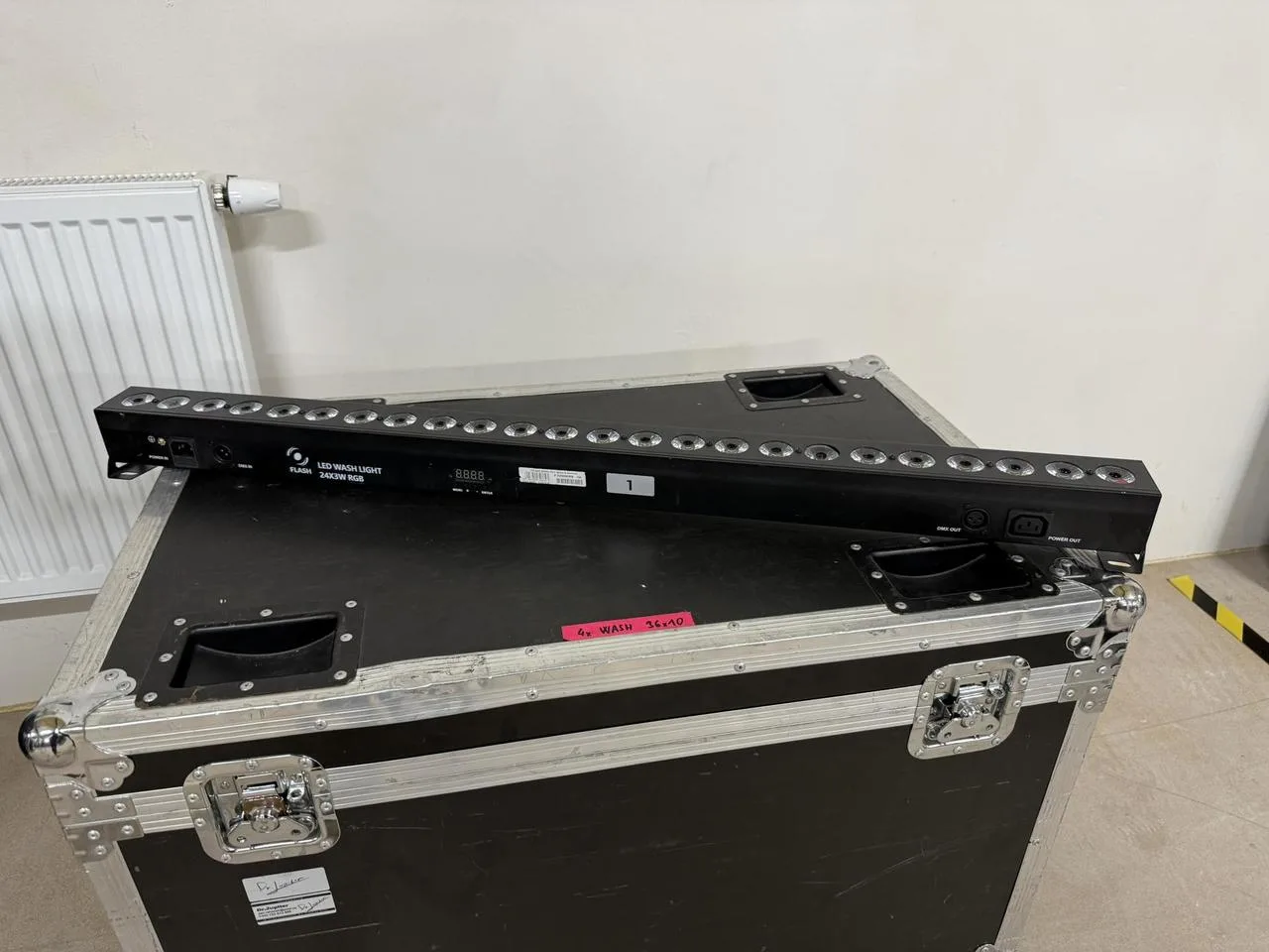 LED WALL WASHER BAR LIGHT 24x3W RGB 8 SECTION