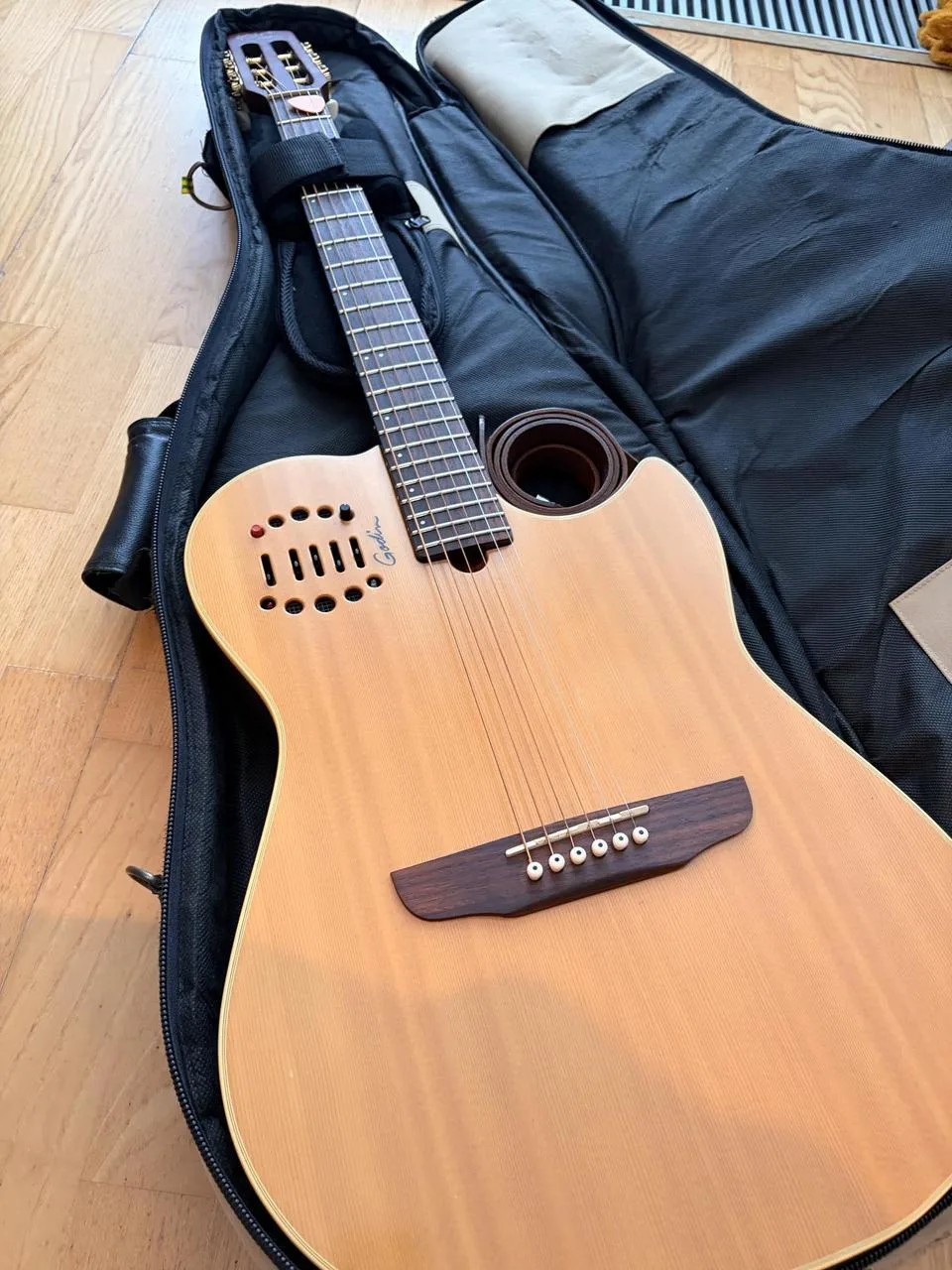 Godin MultiAC Steel