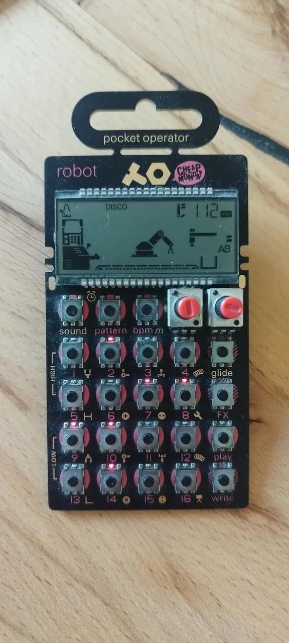 Teenage Engineering PO-28 robot