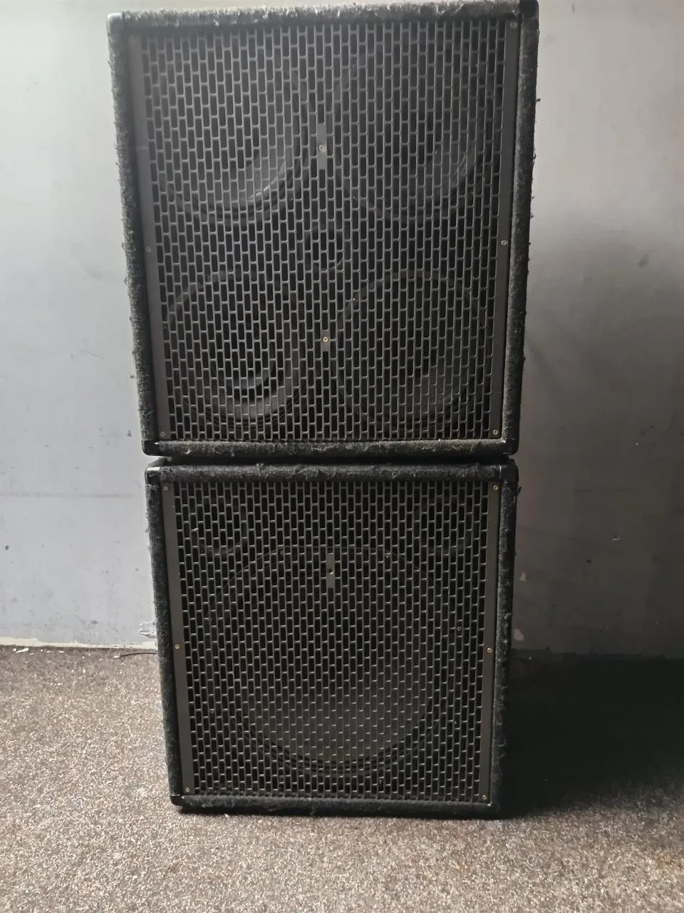 Bedny 4x10" + 1x18".   2x400w 8 ohm