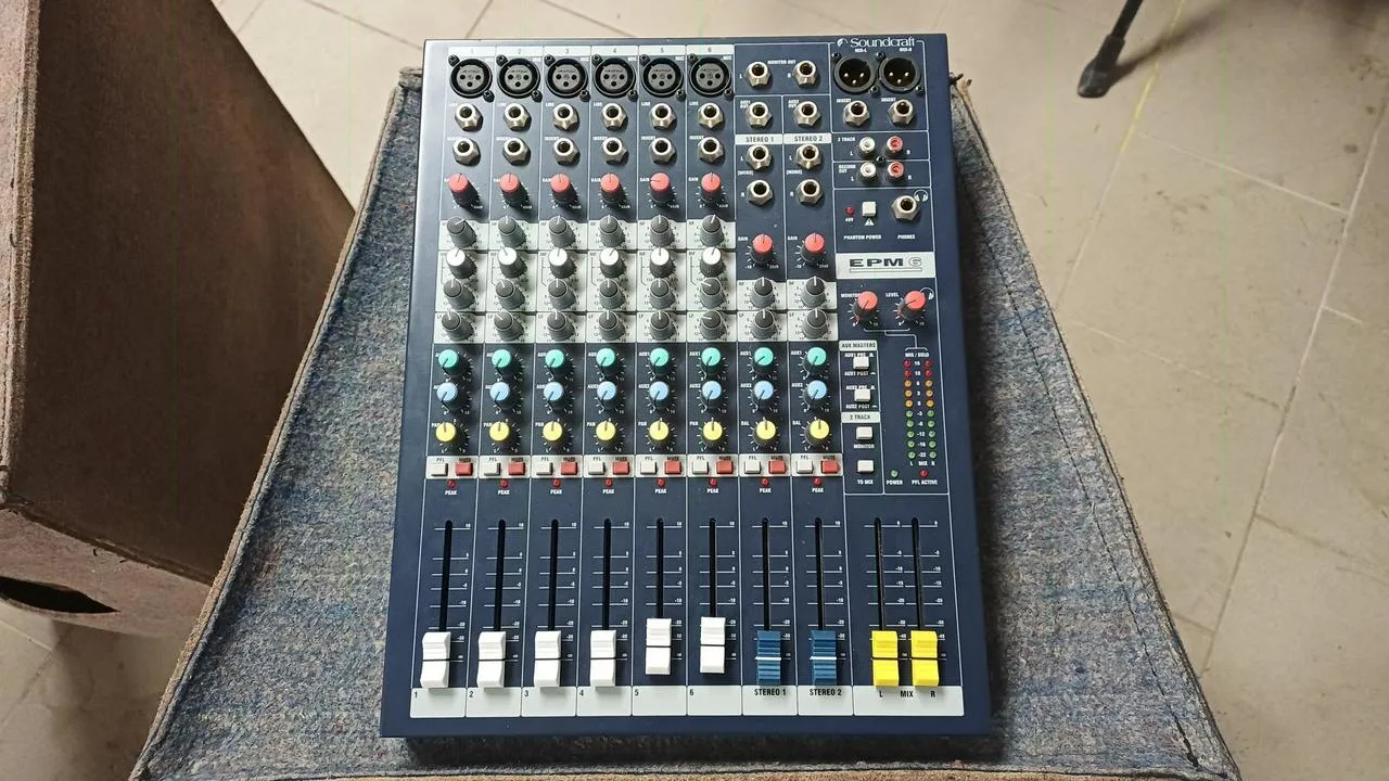 Soundcraft EPM 6