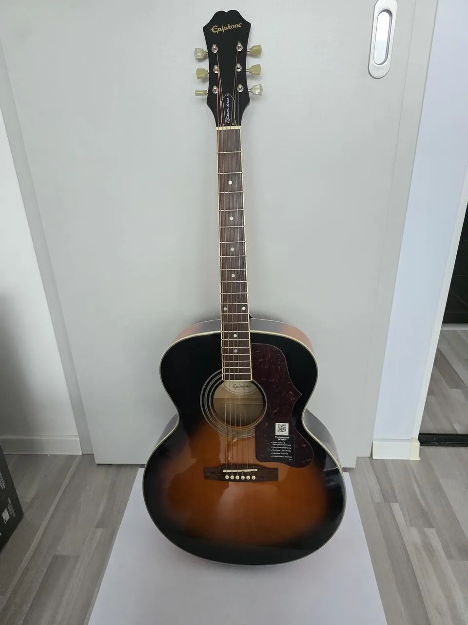 Epiphone EJ-200 Artist Vintage Sunburst Jumbo