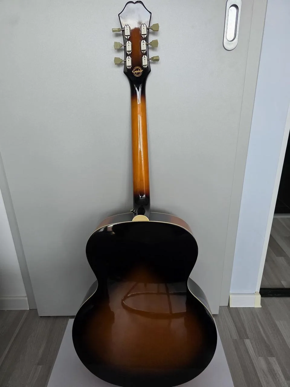 Epiphone EJ-200 Artist Vintage Sunburst Jumbo