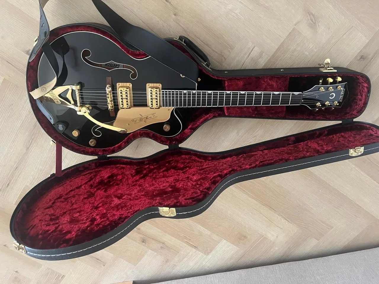 Znížená cena - Gretsch G6120BK Chet Atkins Hollowbody