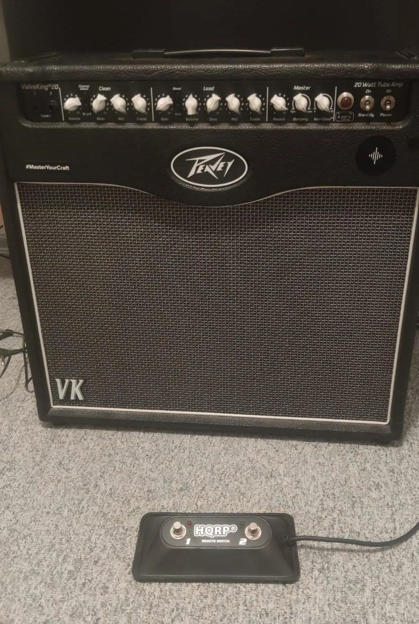 Peavey VK20 II 230EB + Stereo looper JamMan + Valeton GP100