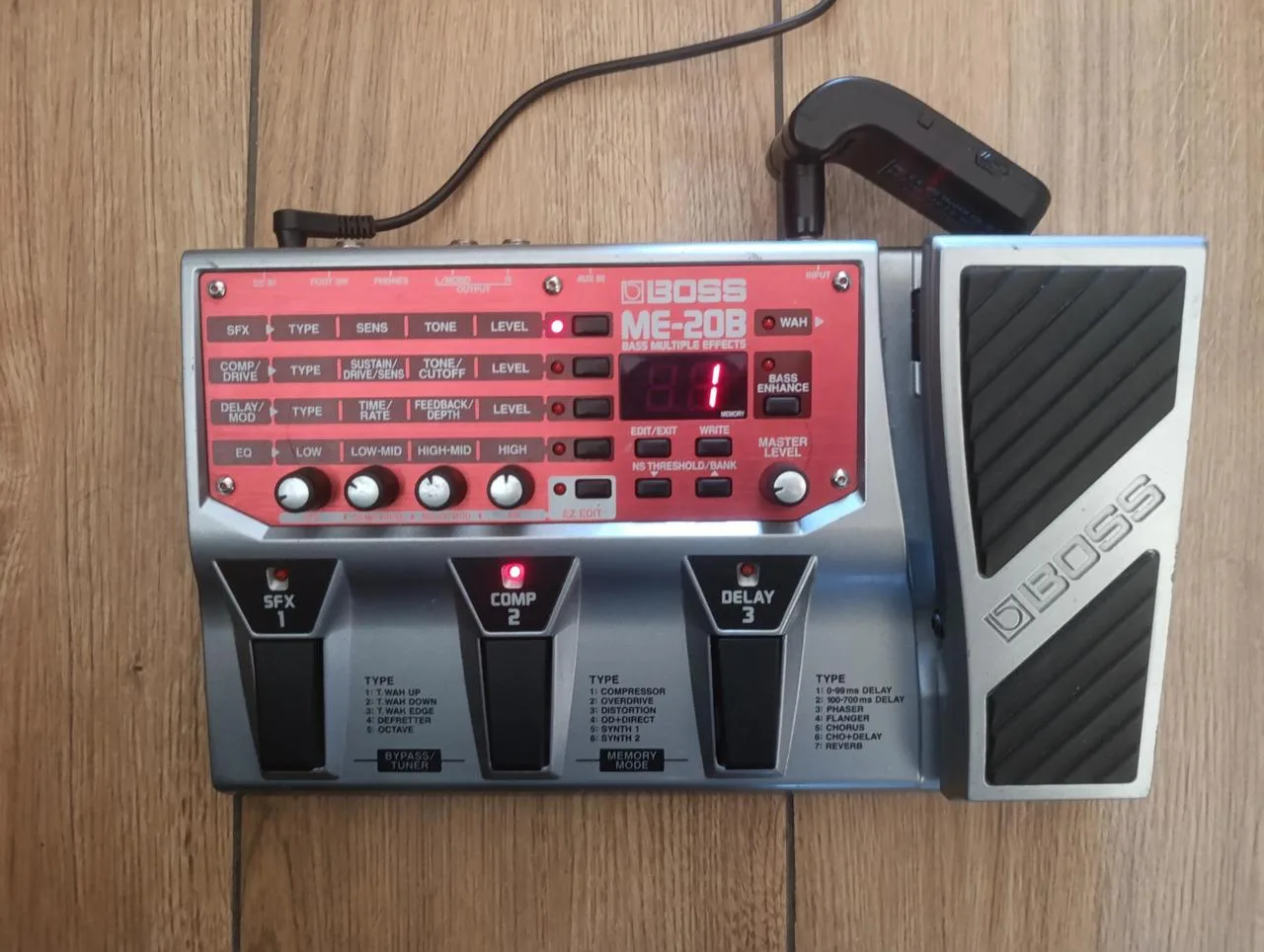 BOSS ME‑20B Bass Multiple Effects – basový multiefekt