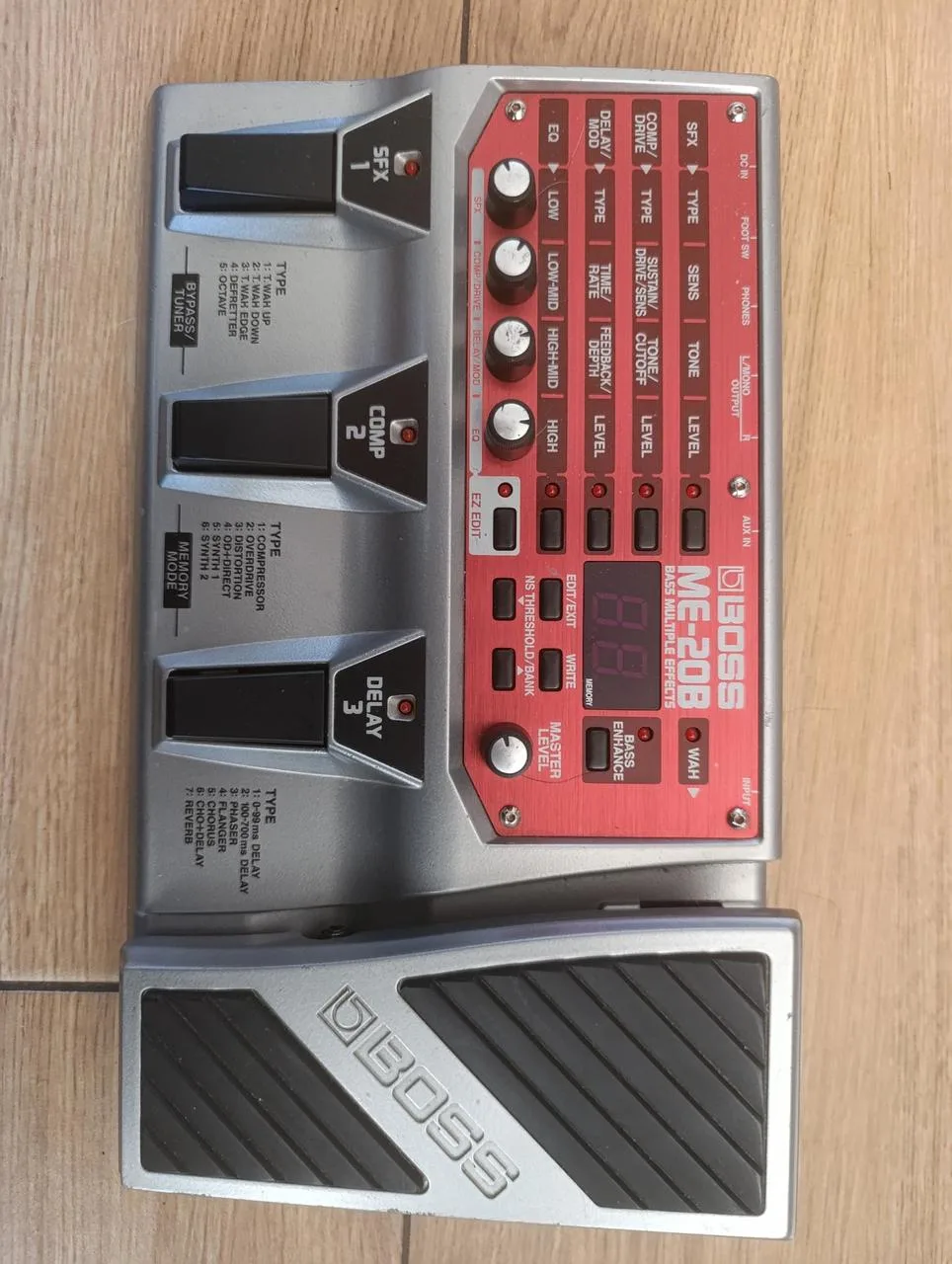 BOSS ME‑20B Bass Multiple Effects – basový multiefekt