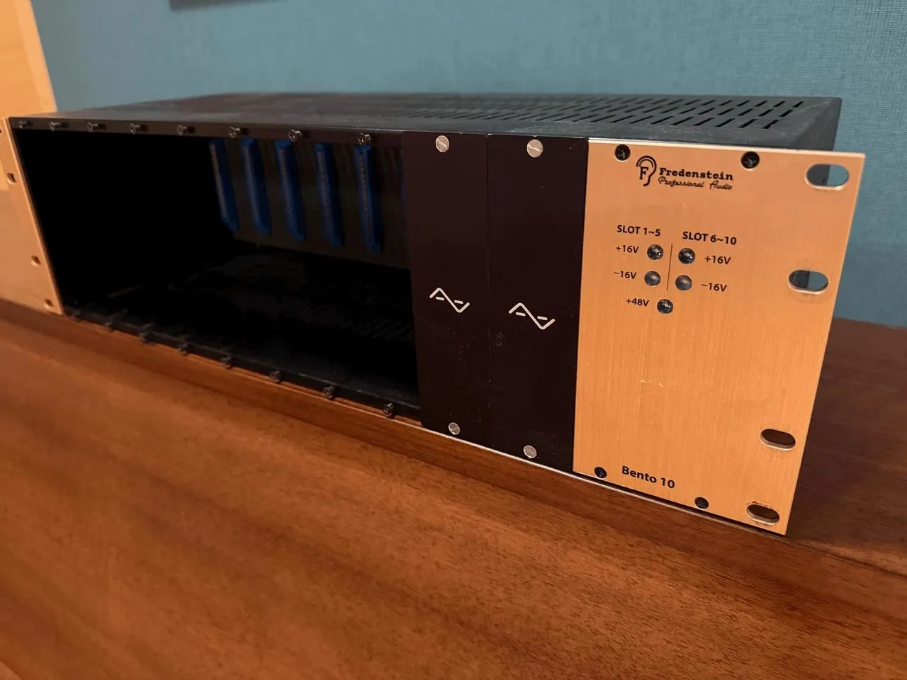 Fredenstein Bento 10 – 10slotový 500 Series rack
