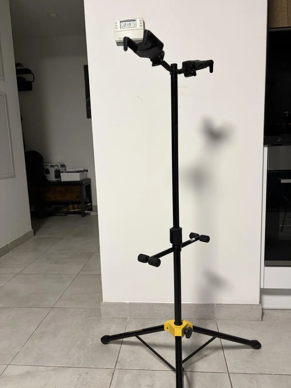 Stojan na kytary Hercules GS422B Plus (REZERVACE)