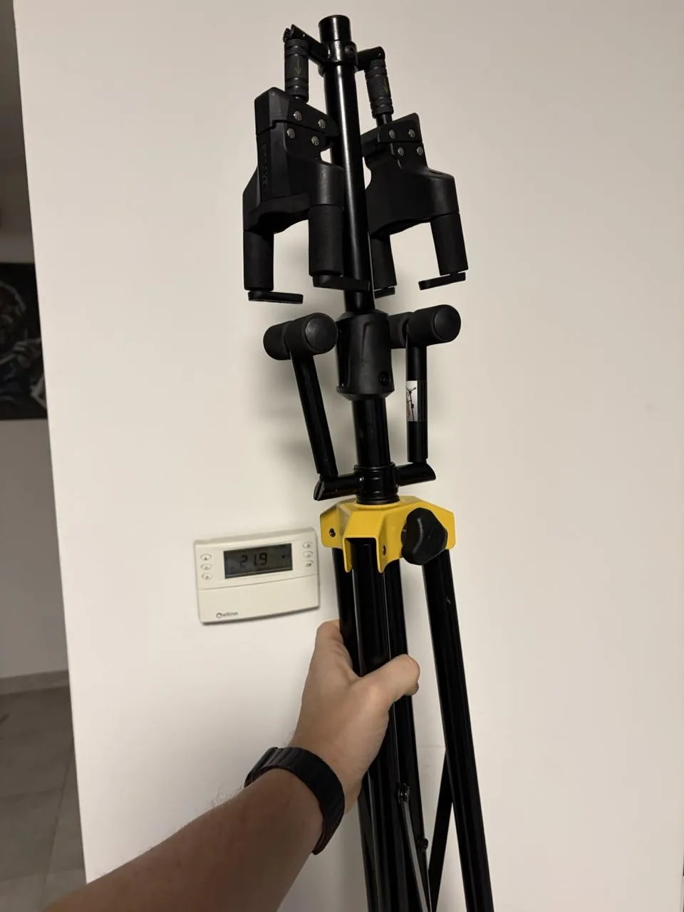 Stojan na kytary Hercules GS422B Plus (REZERVACE)