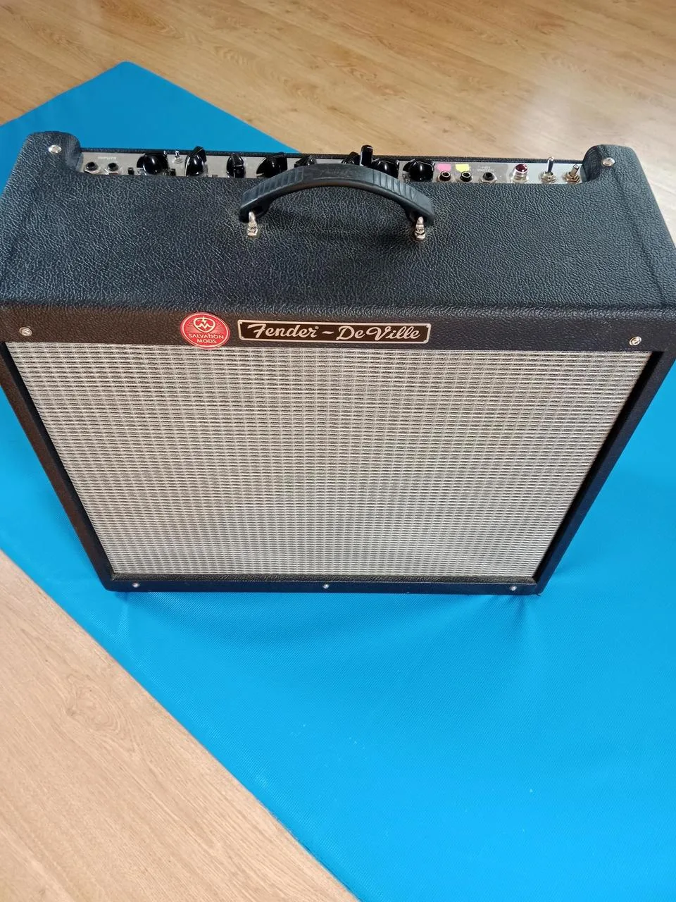 Prodám / Vyměním  Fender DeVille 212