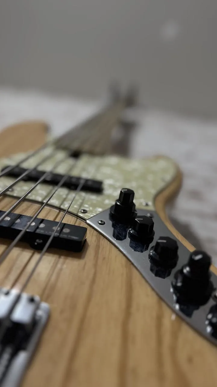 Původní Sire Marcus Miller V7 Swamp Ash-5 NT 2nd Gen