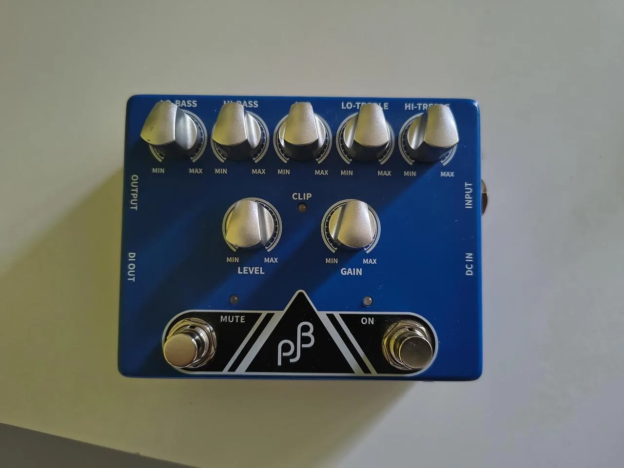 Phil Jones Bass PE-5 Baskytarový preamp / DI box