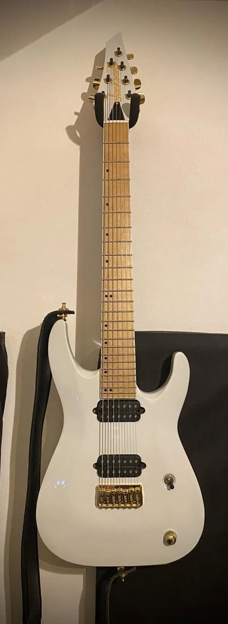 Jackson DKA7 sedmistrunka