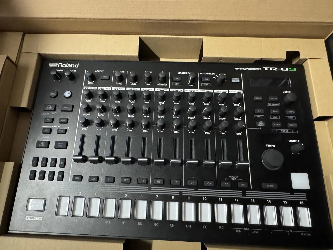 Roland TR-8S Rhythm Performer
