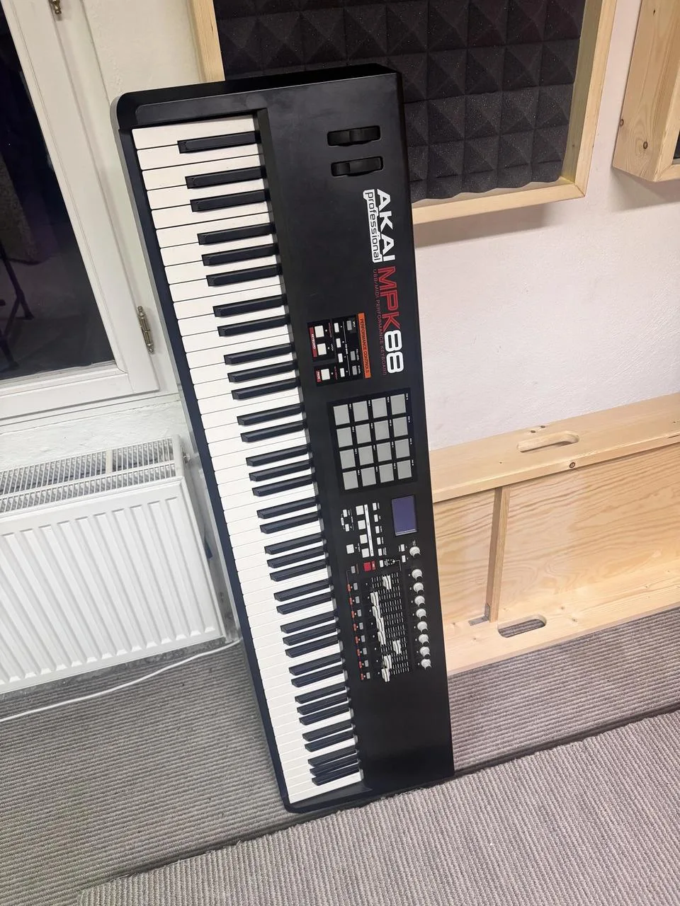 Akai MPK88 midi