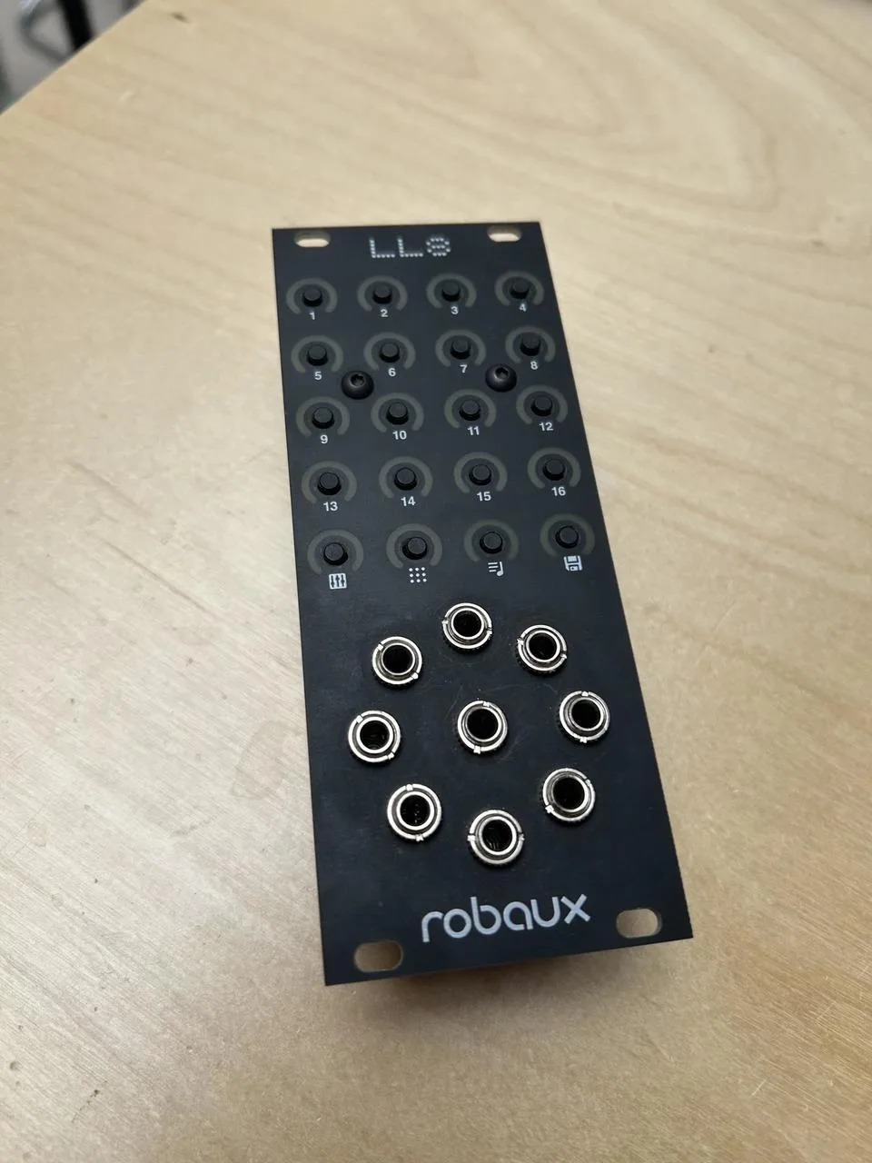 robaux LL8 sekvencer