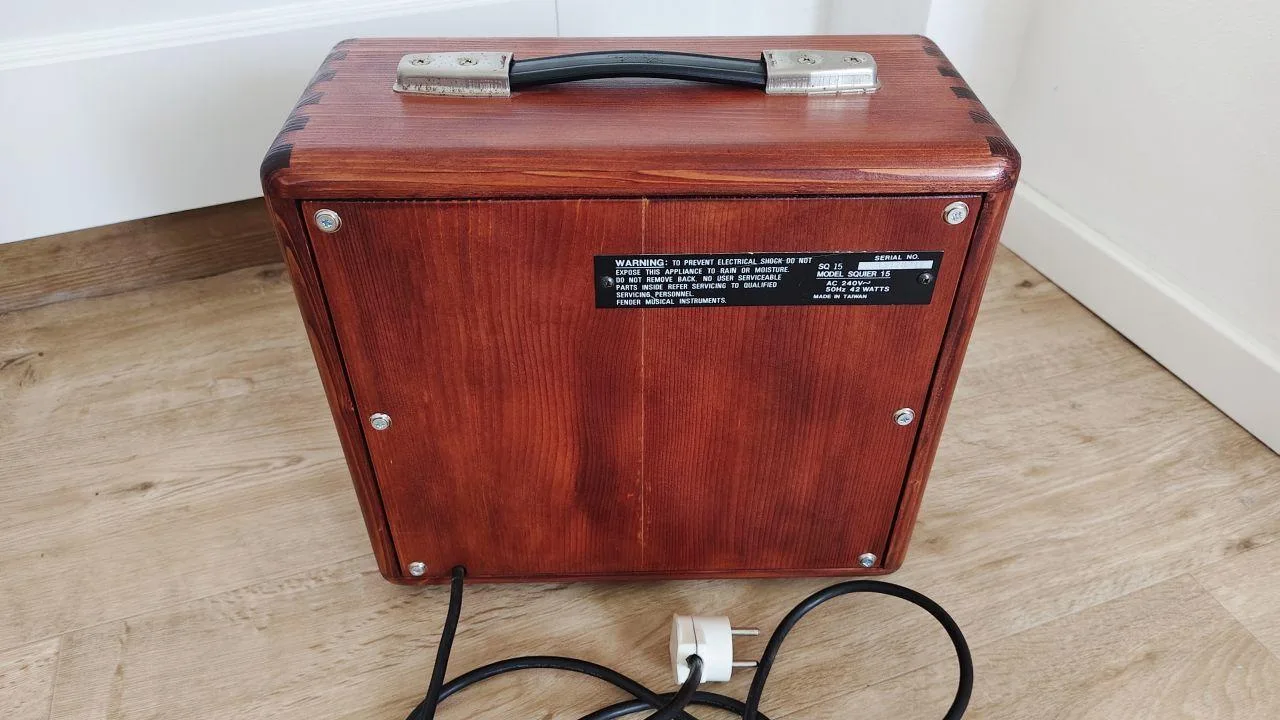 Squier SQ 15 - vintage kombo