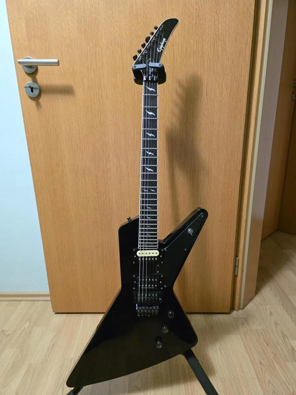 Epiphone Futura Custom Prophecy FX (Midnight Ebony)