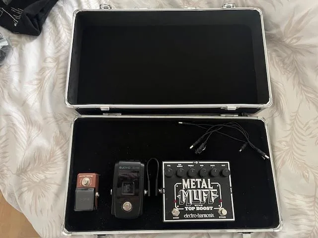 Pedal board -zbytky
