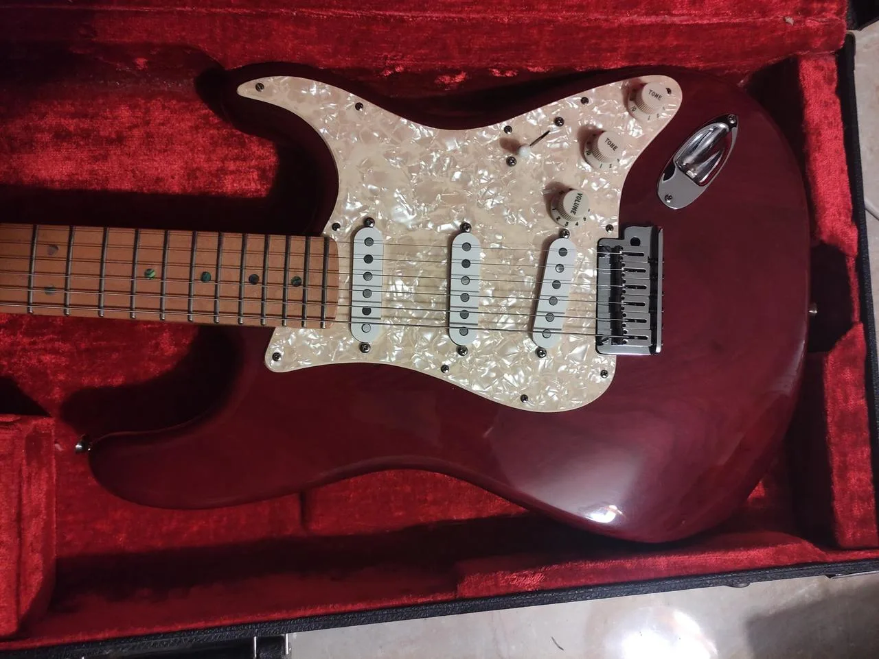 STRATOCASTER DELUXE 1999