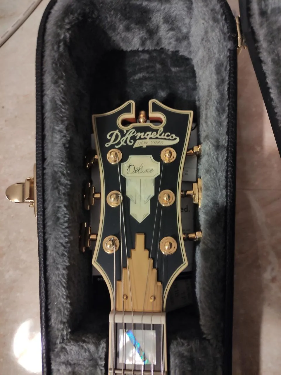 D'Angelico Deluxe DLX SSTP Semi-Hollow Single Cutaway