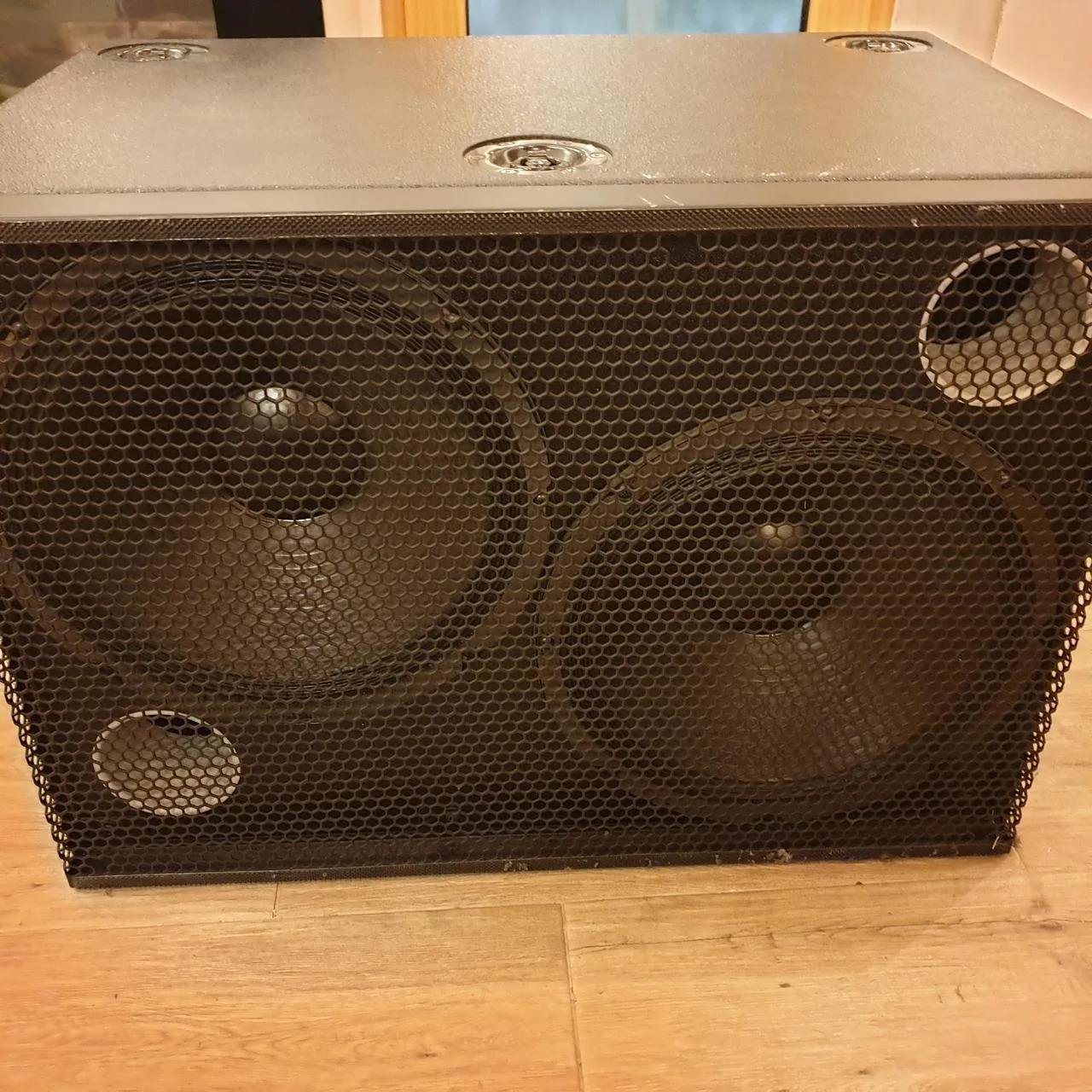 Meyer Sound USW-1P – Aktivní High-Power Subwoofer (2x15")