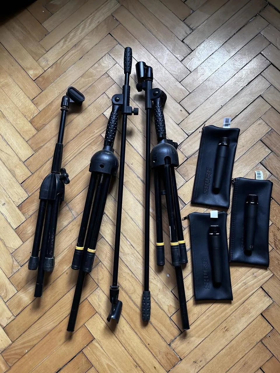 Prodám 1x šibeničním stojanem Roadworx Mic Stand