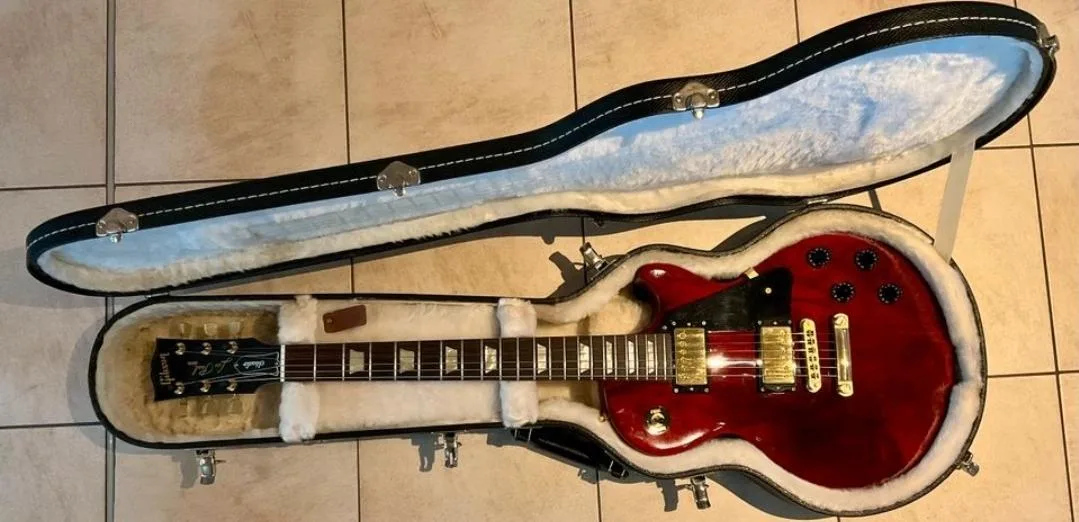Gibson Les Paul studio wine red