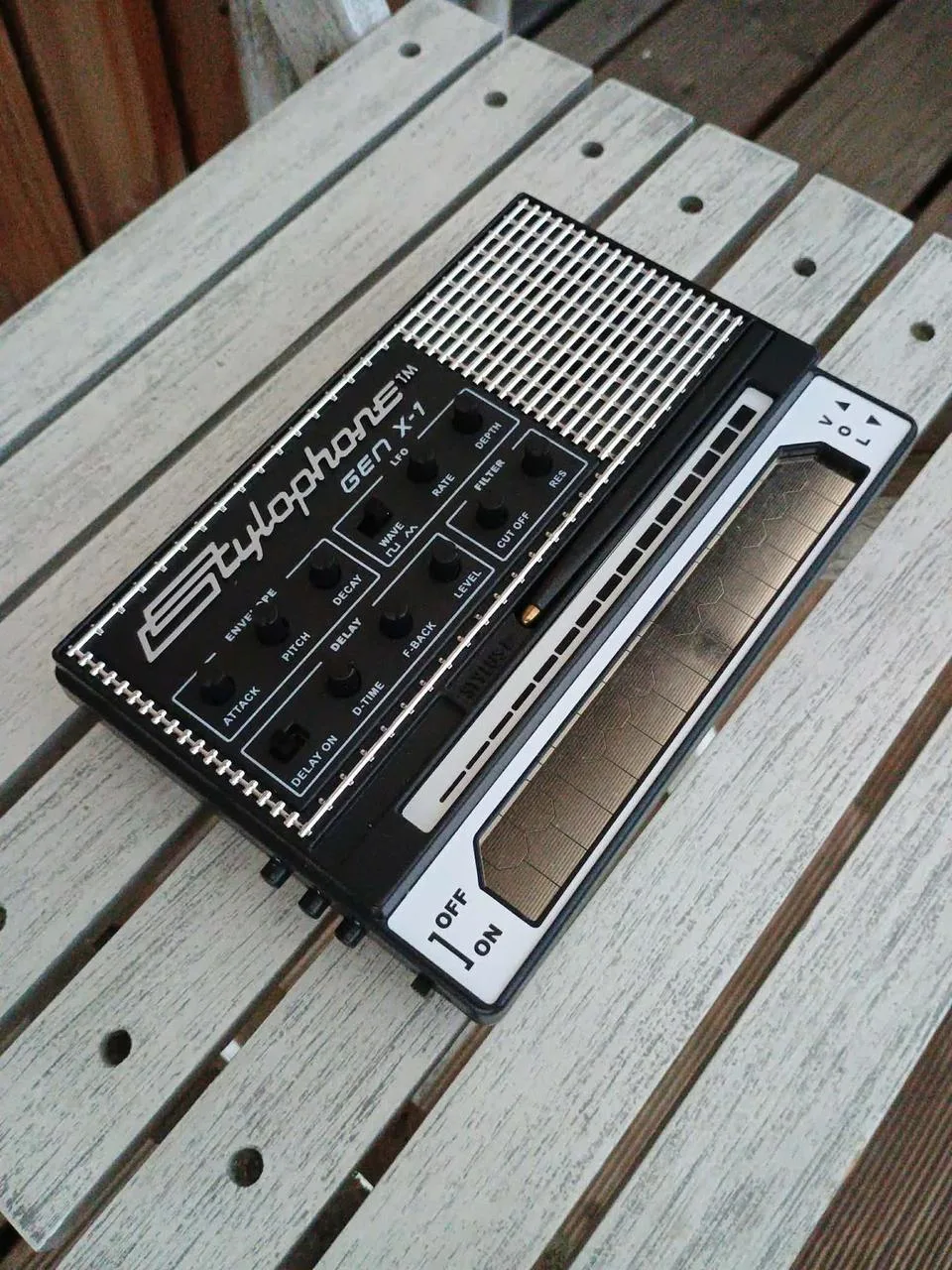 Dübreq Stylophone Gen X-1