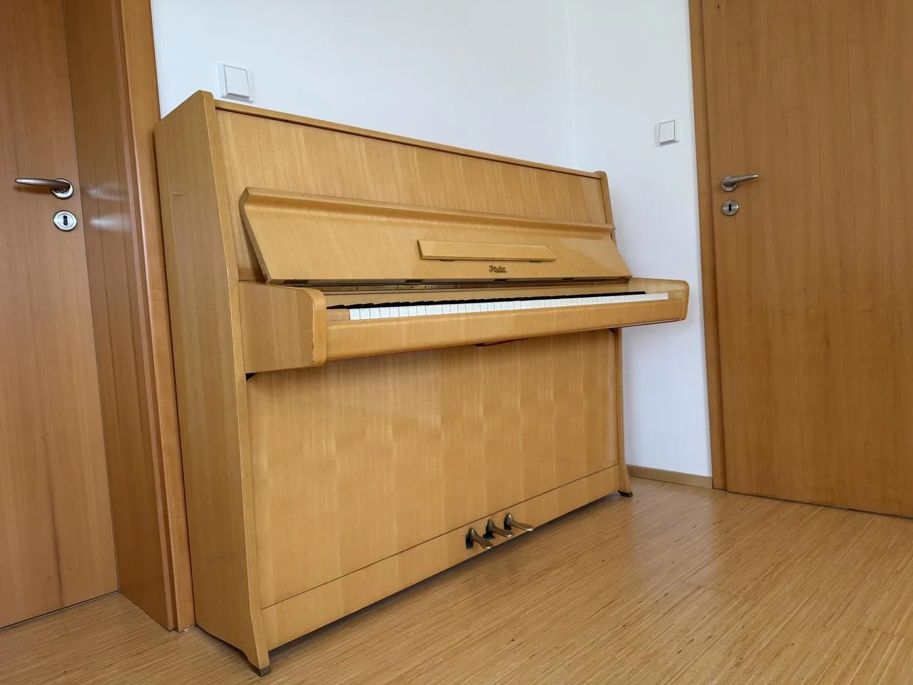 Pianino Rösler – velmi zachovalý stav