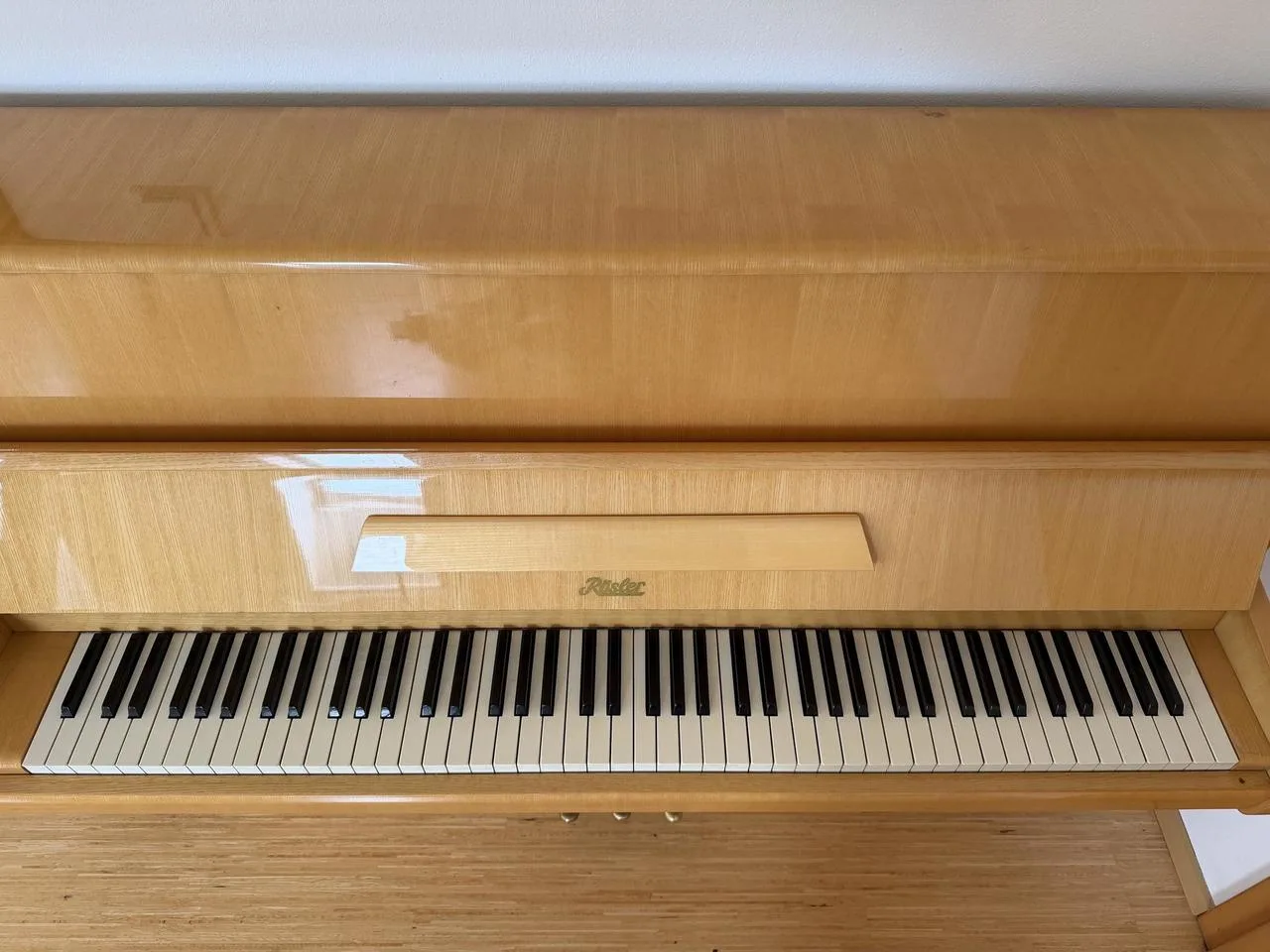 Pianino Rösler – velmi zachovalý stav