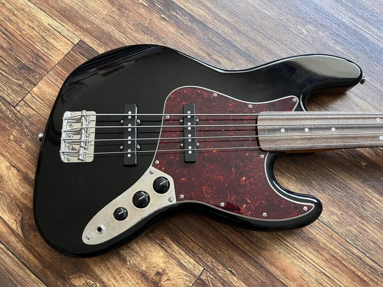 Squier Classic Vibe ‘60s Jazz Bass Fretless – TOP stav