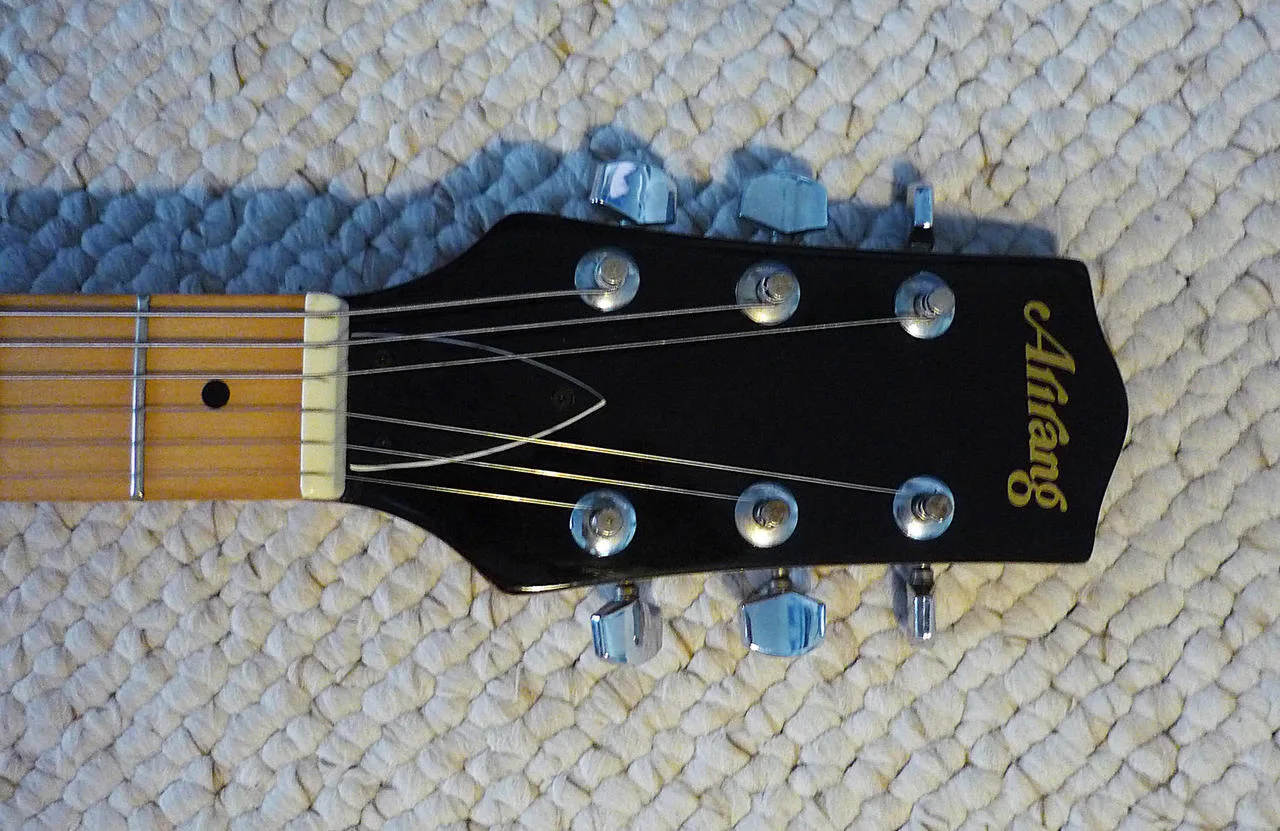 El. kytara Arirang L6-S, r. v. 1977, Made in Japan