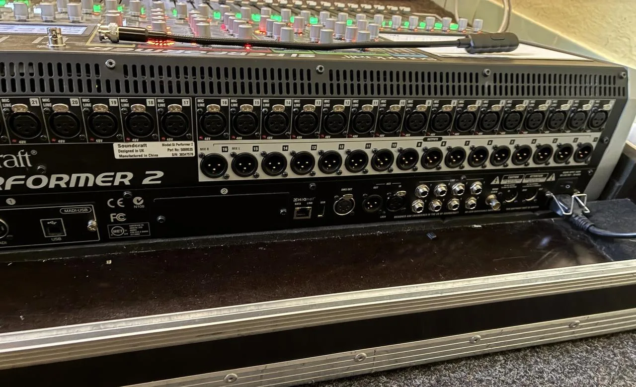 Prodám mixpult Soundcraft Performer2