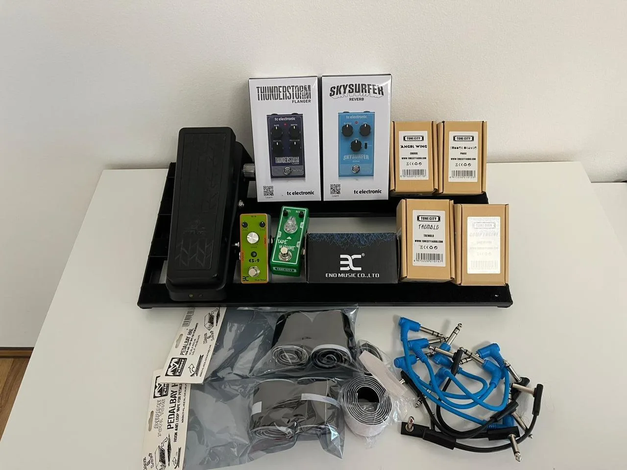TC Electronic, Tone City, Eno, Behringer + příslušenství