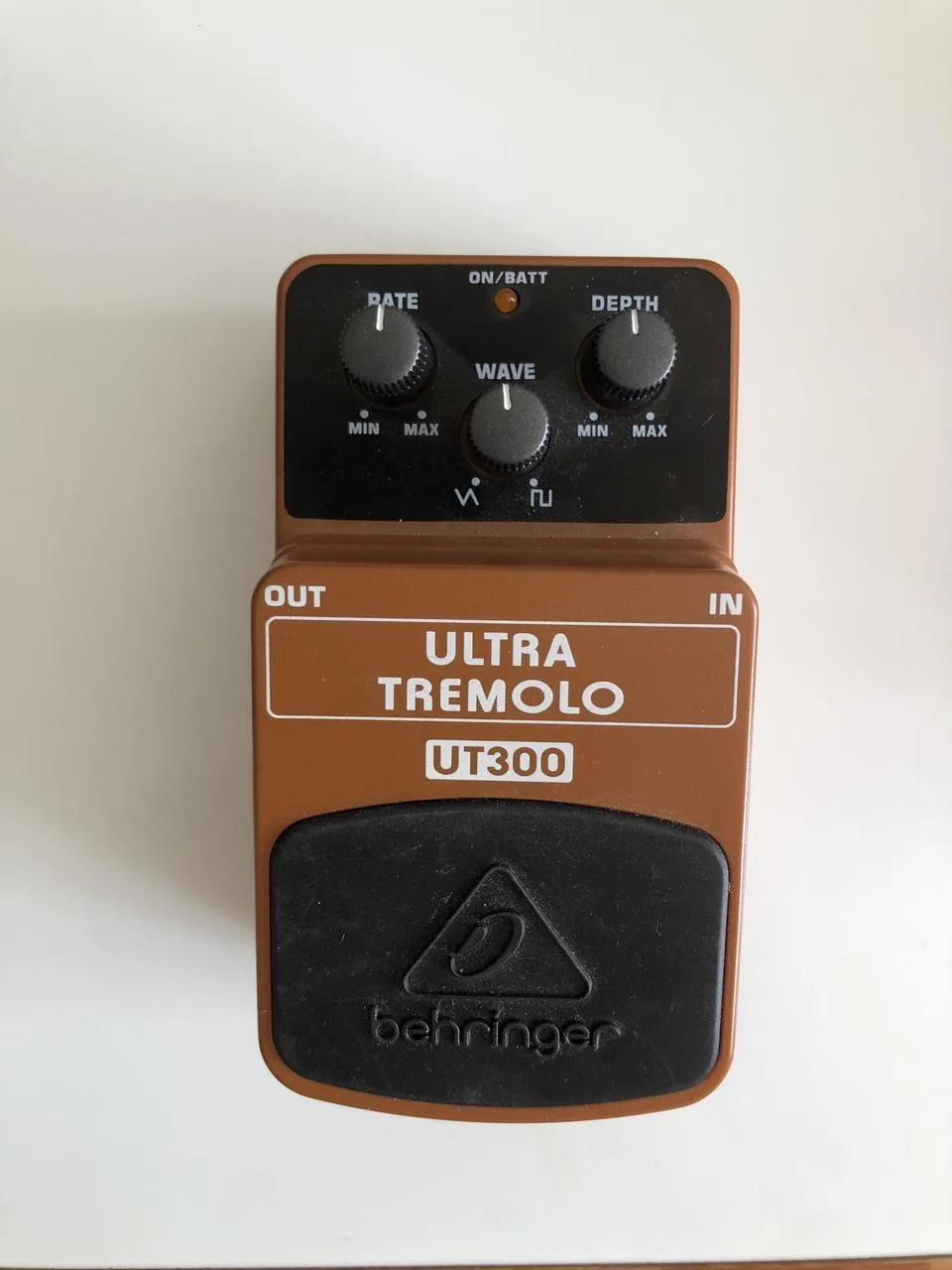 Behringer UT300