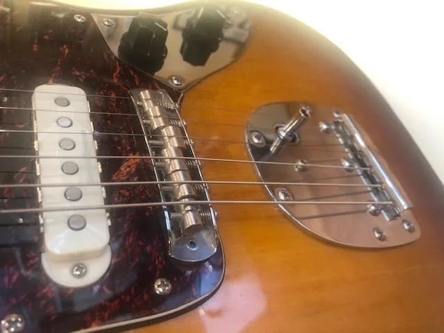 Squier Vintage Modified Jaguar LRL 3SB – nehraná, 100% stav