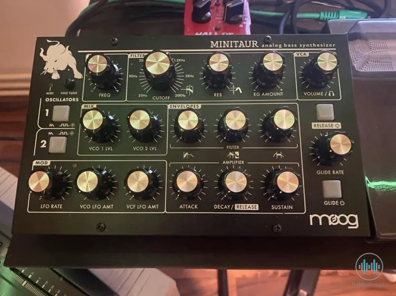 Moog Minitaur – MOOG Minitaur + Decksaver