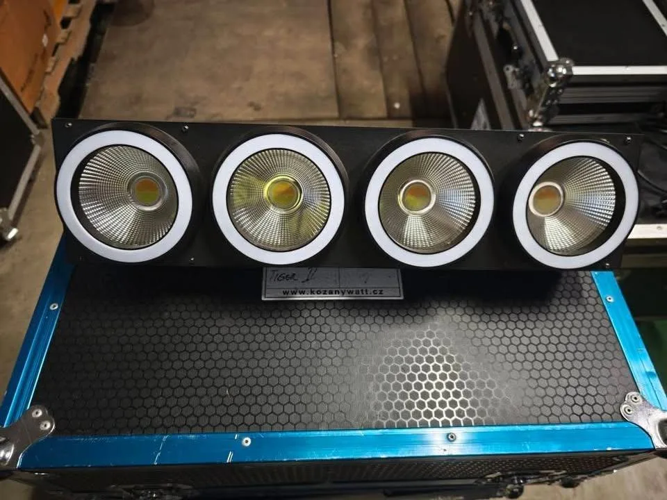 LED blinder Matrix 4 eyes,3200-5600 K,400W+72x 5050 LED,DMX