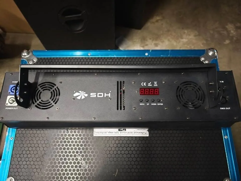 LED blinder Matrix 4 eyes,3200-5600 K,400W+72x 5050 LED,DMX