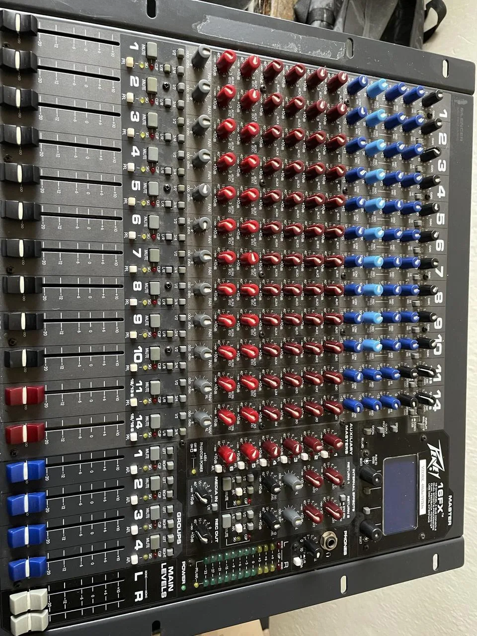 Mixpult Peavey 16in, 8 out s efekty