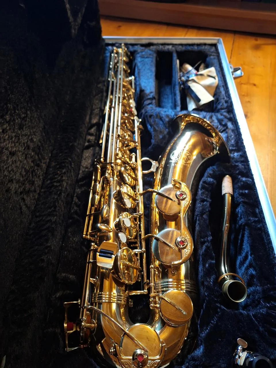 Prodám tenor saxofon