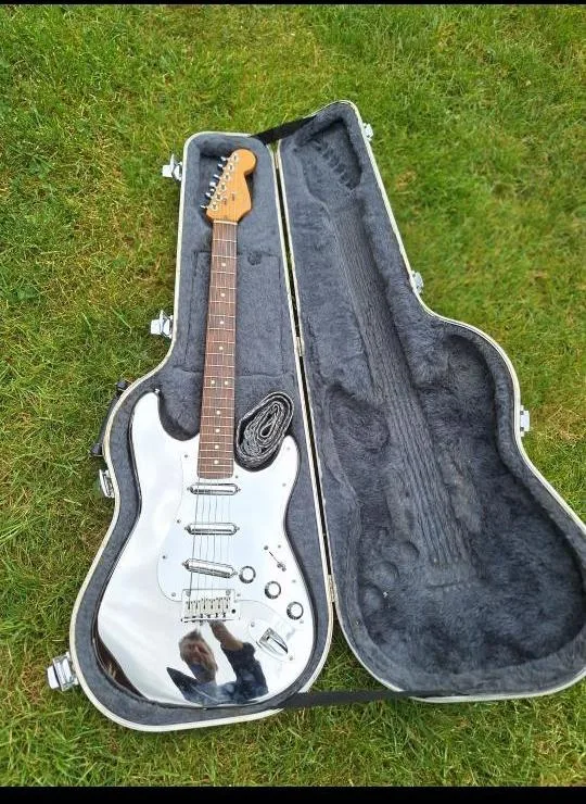 Prodám Fender Stratocaster