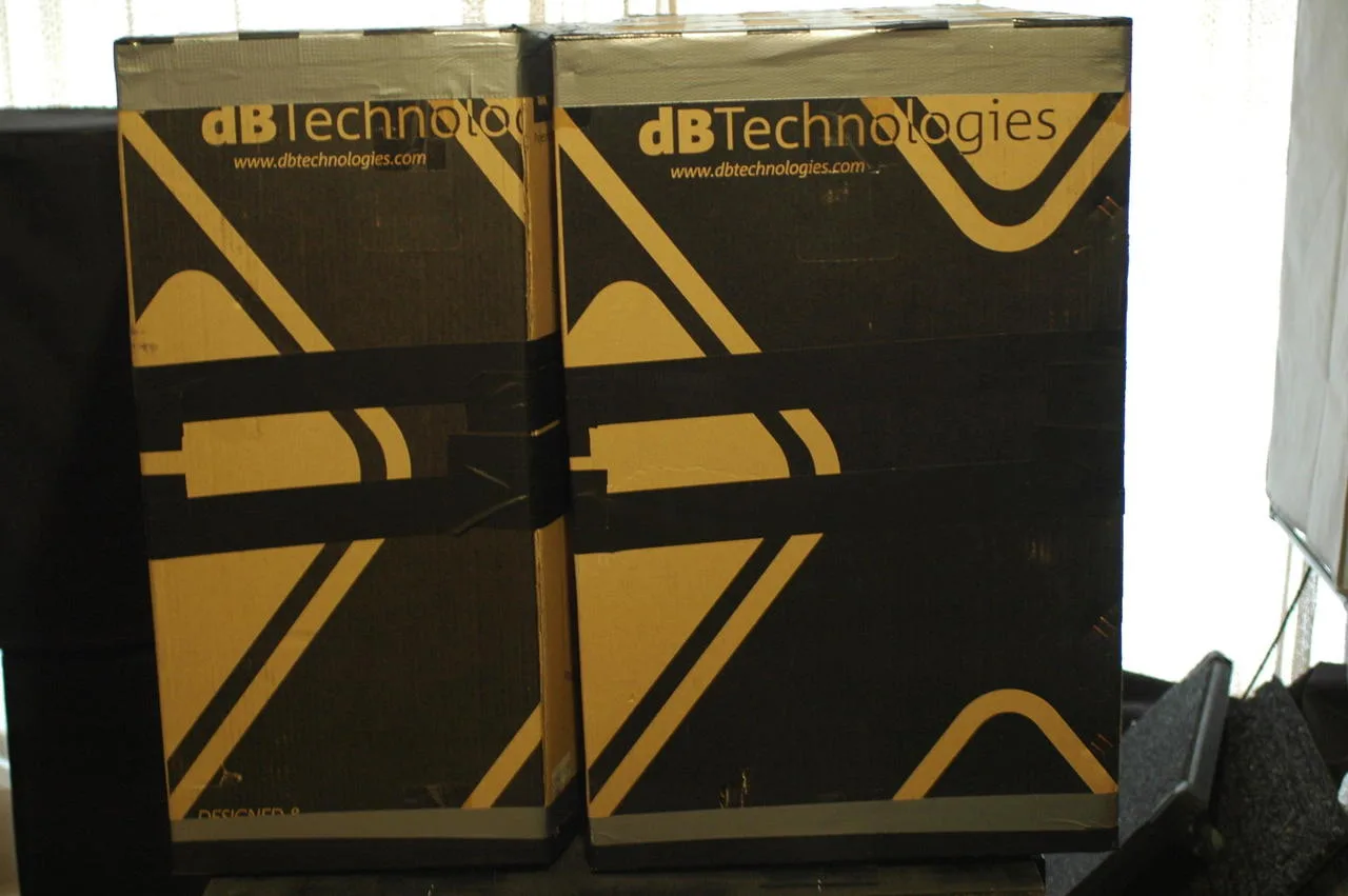 dB LVX P15, zesilovač Dynacord SL900, mix CMS600-3
