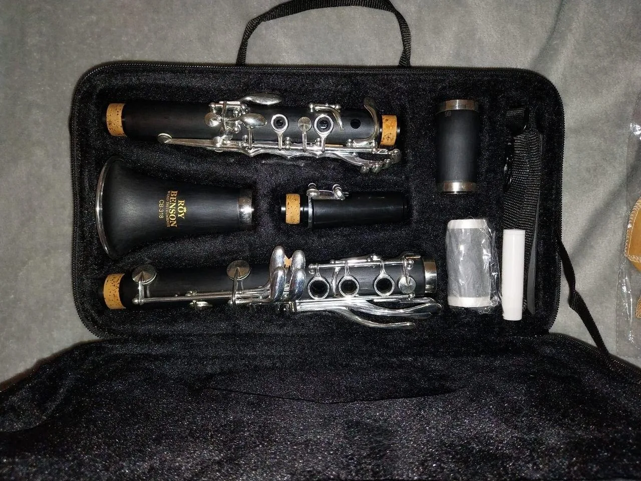 Prodám klarinet Roy Benson CB-318, B ladění, jako nový